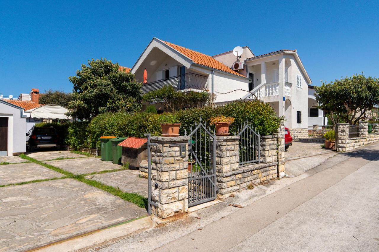 Apartment Nada ペトルチャネ エクステリア 写真
