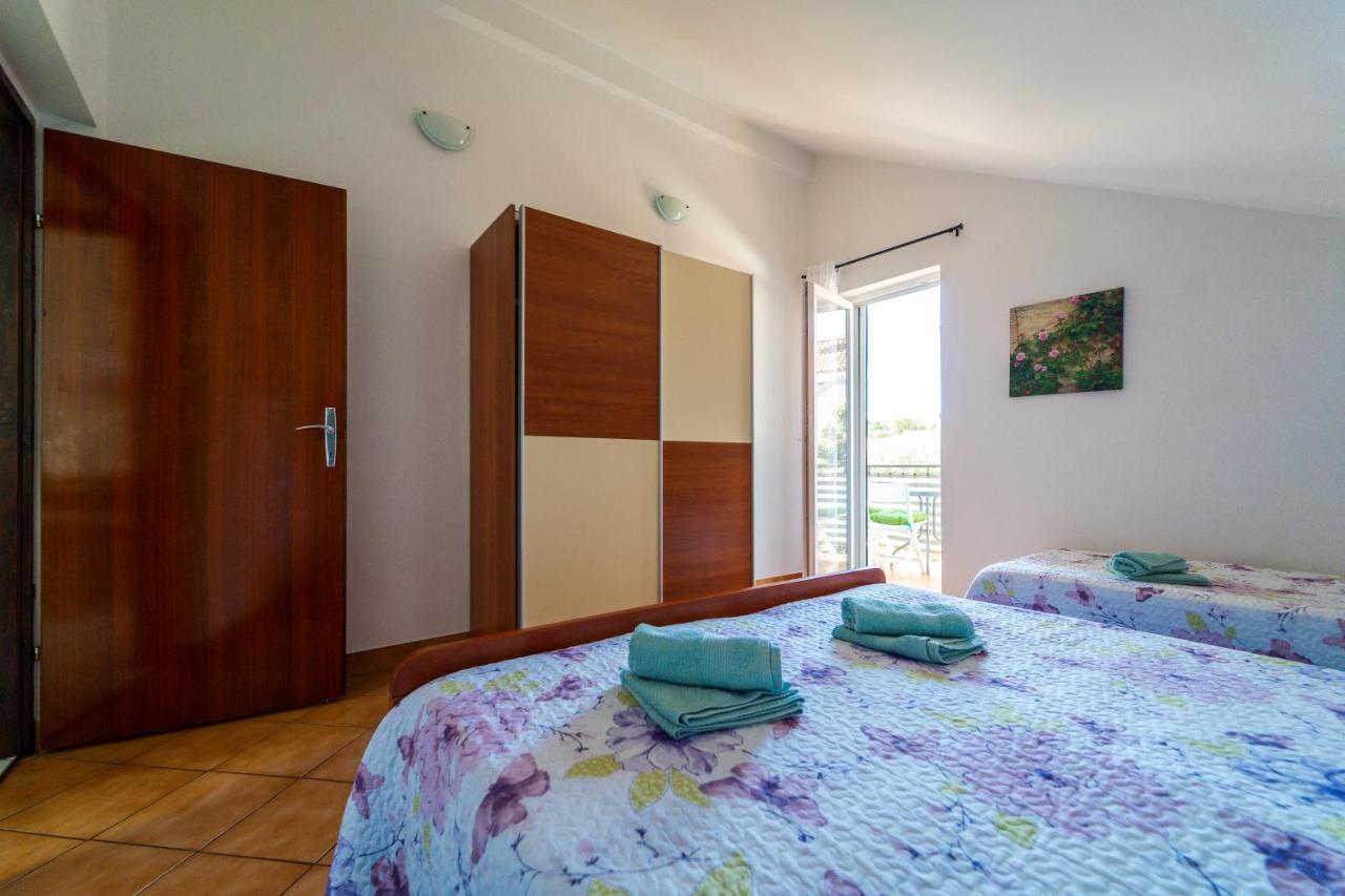 Apartment Nada ペトルチャネ エクステリア 写真