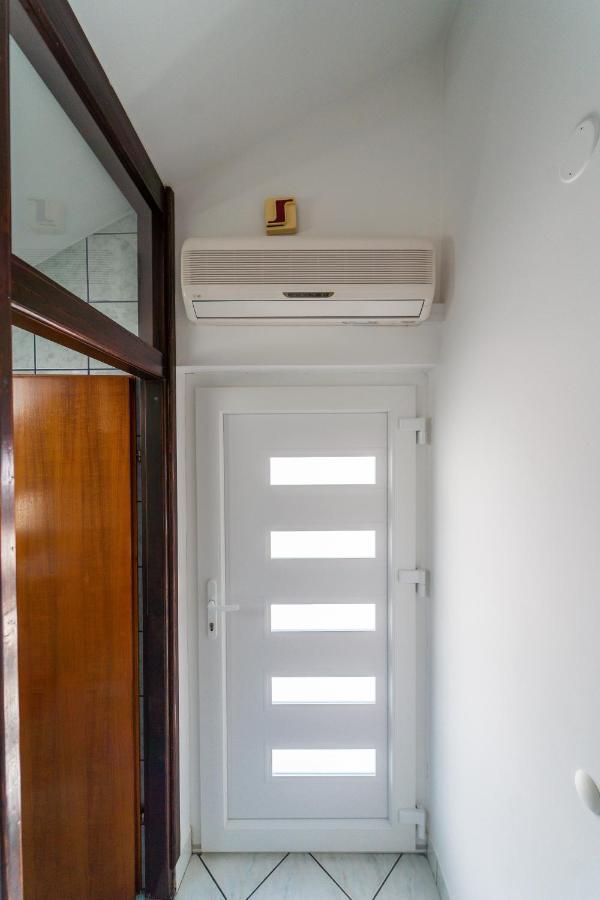 Apartment Nada ペトルチャネ エクステリア 写真